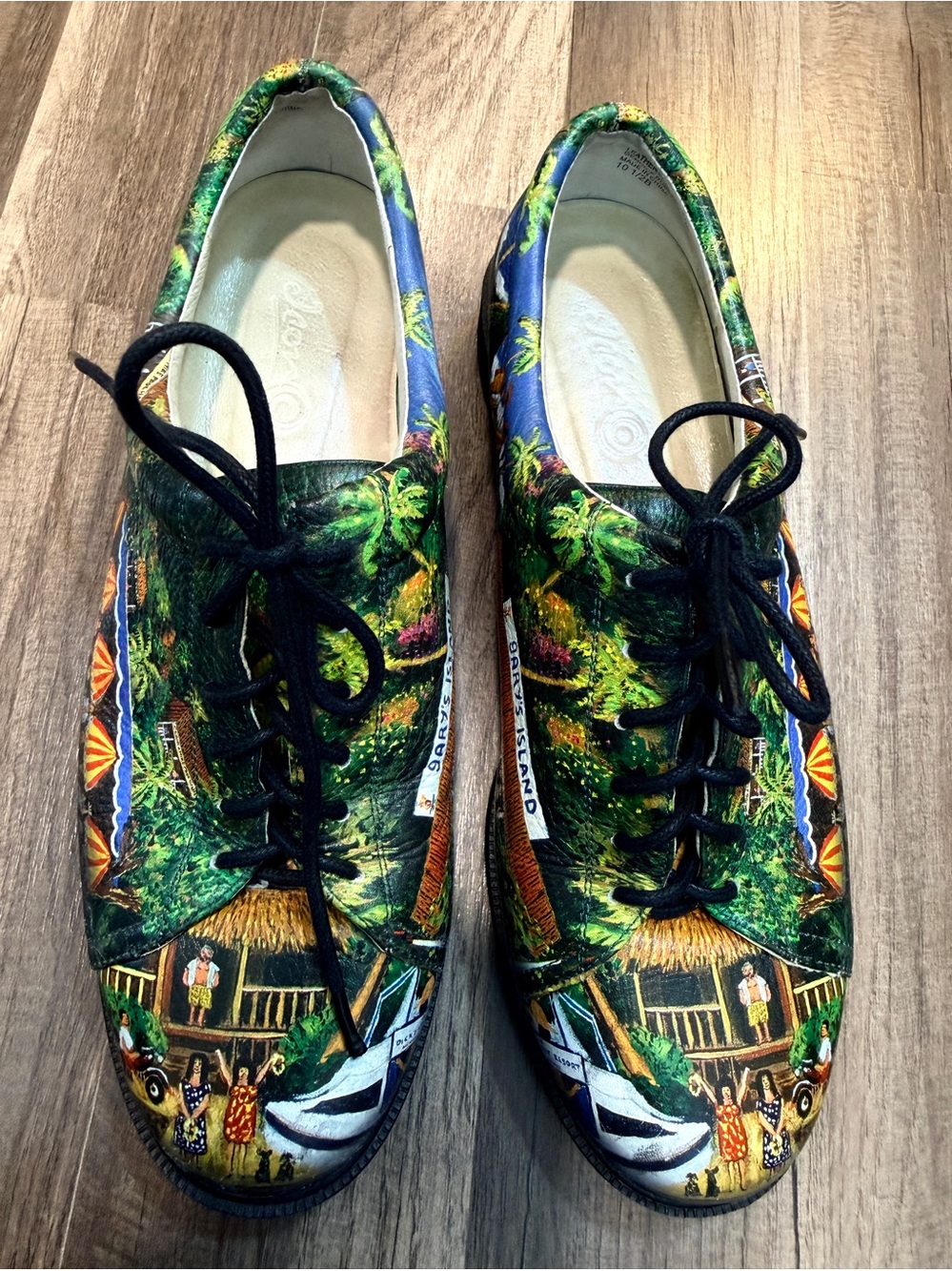 Vintage 90’s Icon "Wearable Art" leather oxfords Gary’s Island print 10.5B